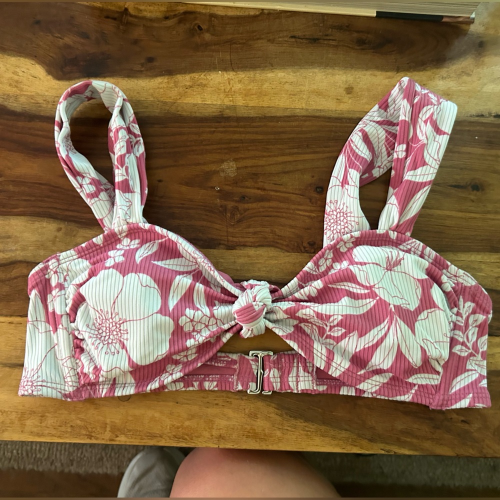 Pink bikini top